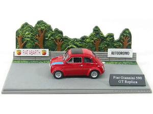 Fiat 500 Universal Hobbies diorama 1:43