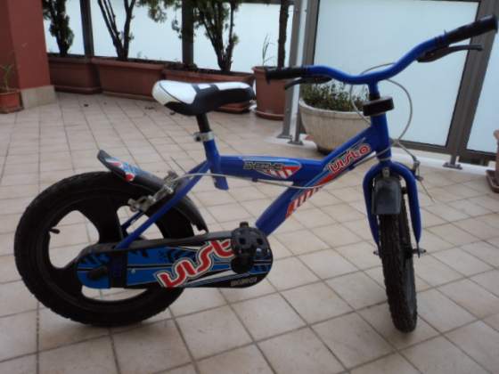 bicicletta bambino eta otto anni