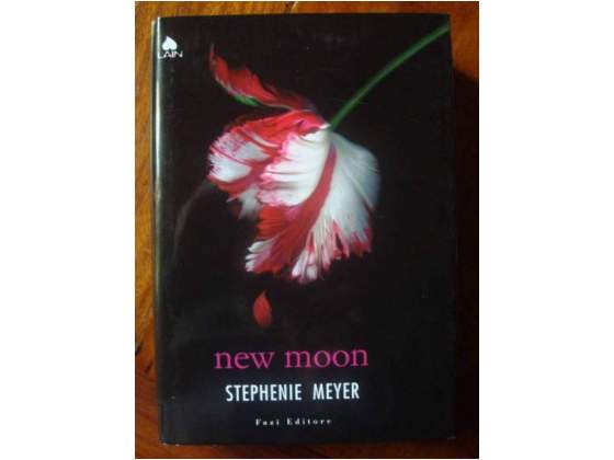 new moon novel by stephenie meyer