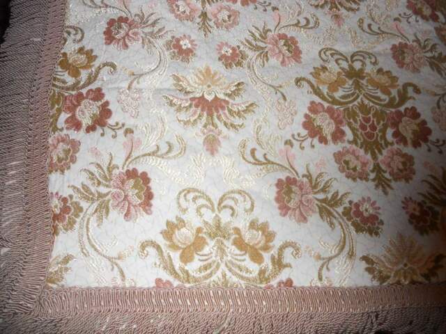 Antico tappeto da tavolo