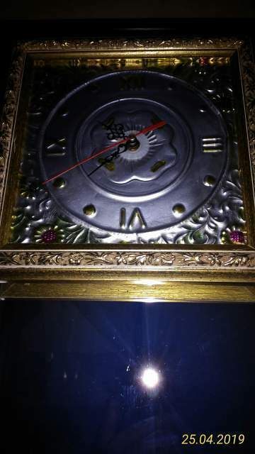 Bacheca orologio da parete decorata in oro trasher Kitsch