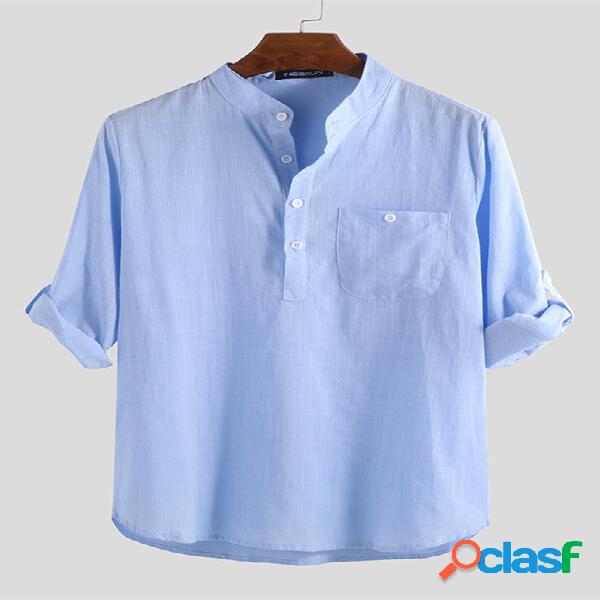 Camicia da uomo casual in lino con maniche arrotolate