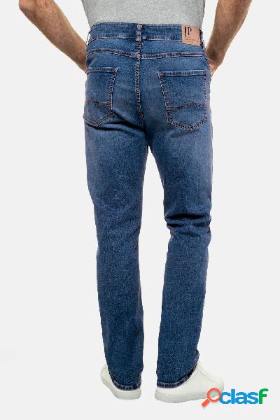 Jeans dal taglio dritto con FLEXNAMIC® disponibili fino
