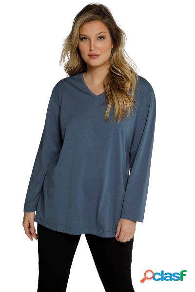 Maglia dalle linee morbide con scollo a V e maniche lunghe,