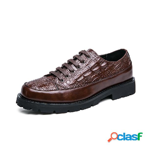 Scarpe casual da uomo con lacci in rilievo con coccodrillo