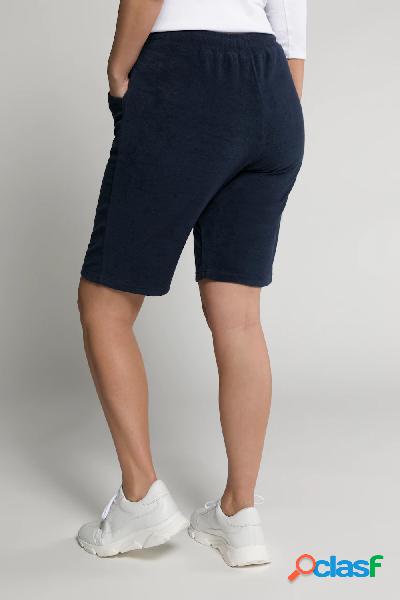 Shorts in morbida spugna con taglio della gamba aderente e