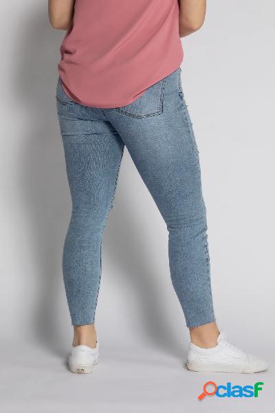 Skinny jeans dal taglio aderente a cinque tasche con effetto