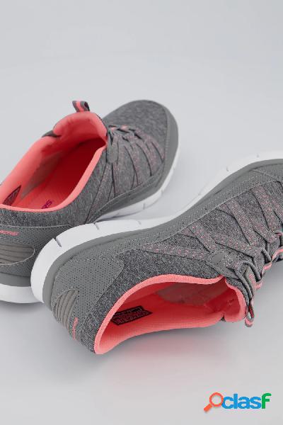 Sneaker Skechers con allacciatura elastica e larghezza