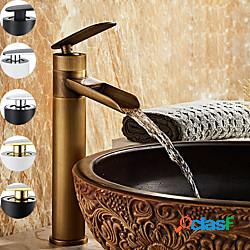rubinetto del bagno in ottone in stile moderno, rubinetto