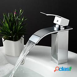 rubinetto del lavandino del bagno in ottone in stile moderno