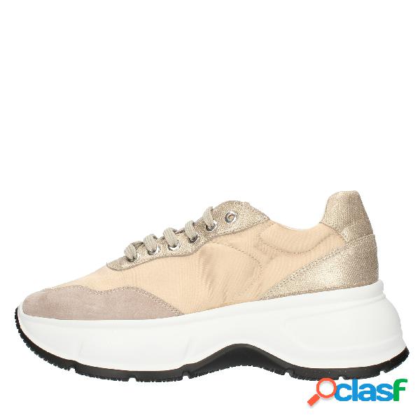 Frau Sneakers Alte Donna Beige