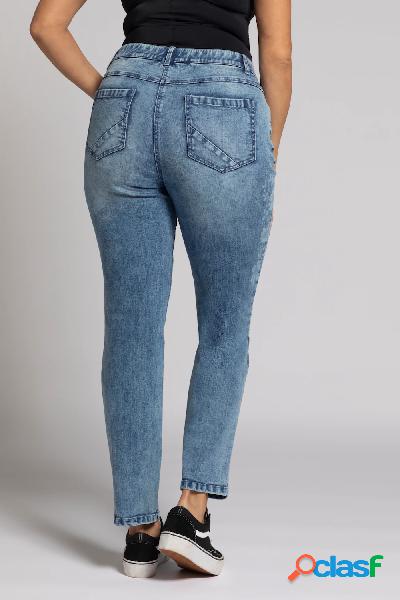 Jeans Sammy, fiori disegnati con il laser, design stretto a