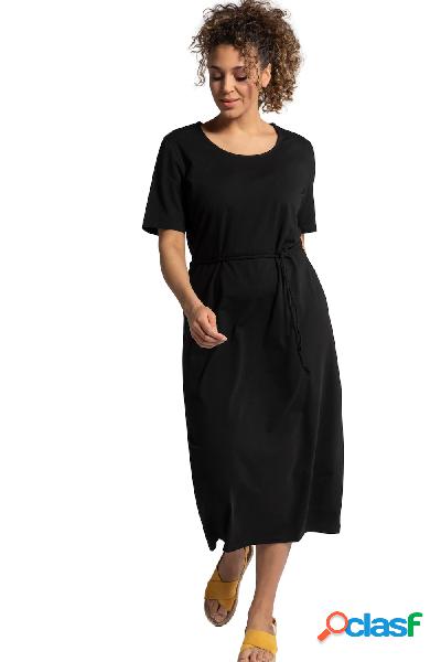 Maxi abito con fascia velata sul retro e mezze maniche,