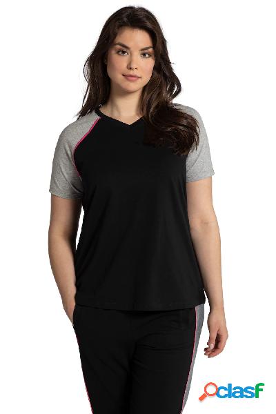 T-shirt con scollo a V e mezze maniche con taglio raglan di
