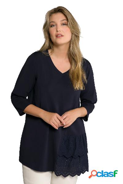 Maglia dal taglio svasato con inserto di pizzo, scollo a V e