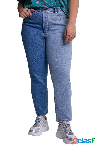 Mom jeans a vita alta con taglio a cinque tasche e look