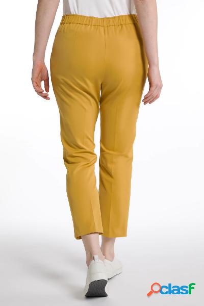 Pantaloni boot cut a 7/8 con taglio della gamba aderente e