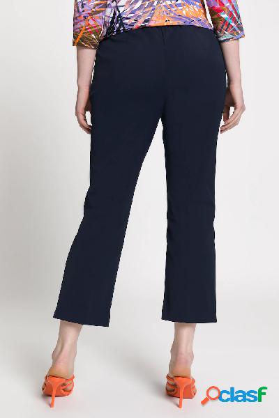 Pantaloni boot cut a 7/8 con taglio della gamba aderente e