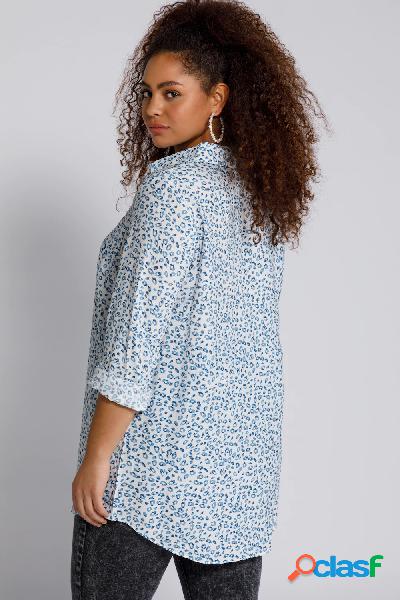 Blusa leopardata, leggermente sciancrata, maniche lunghe,