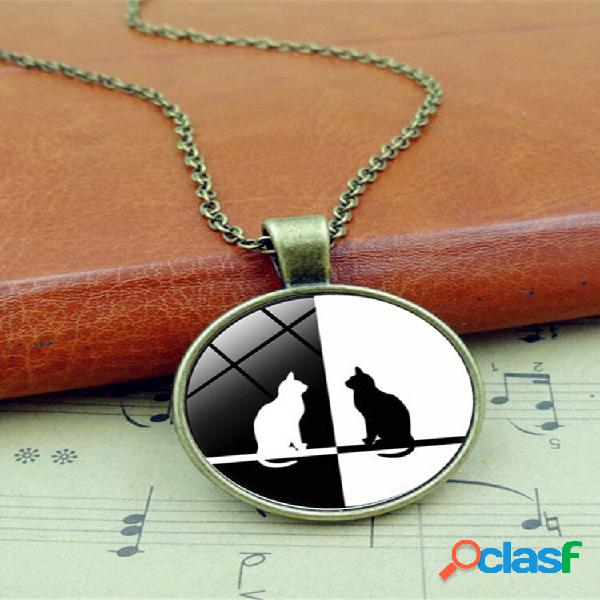 Collana da donna vintage stampata in vetro simmetrica con
