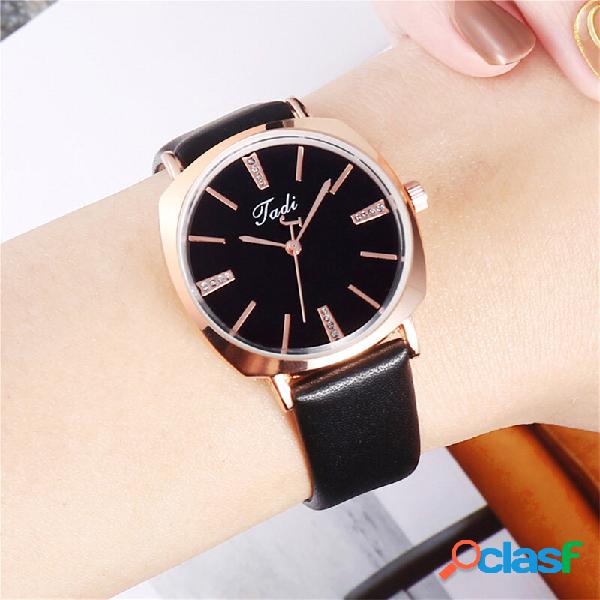 Fashion No Number Round Dial PU Leather Banda Orologio al