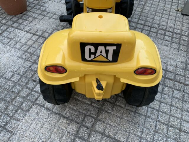 Ruspa giocattolo CAT a pedali Rolly Toys