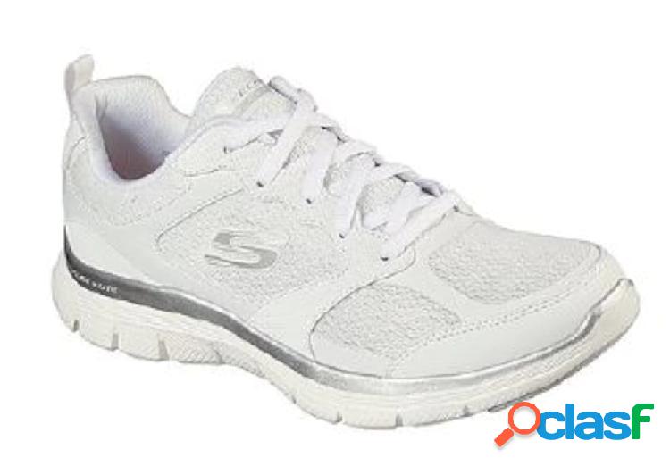 Sneakers Skechers con memory foam e larghezza comfort,