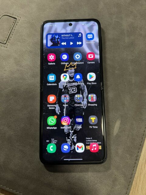 Samsung Galaxy Z Flip  GB