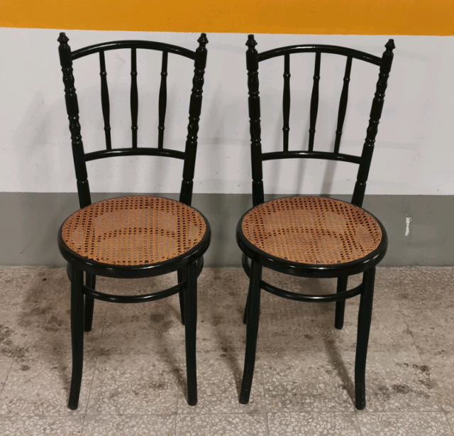 Coppia di sedie Vintage in vero legno con seduta in paglia