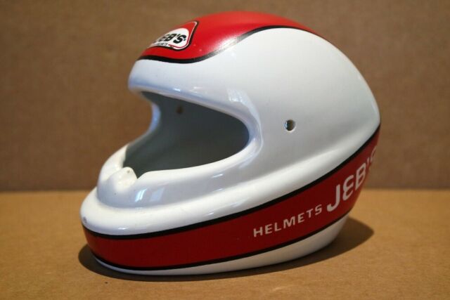 Posacenere in ceramica raffigurante un casco Clay Regazzoni