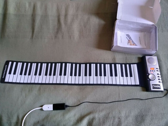 Pianoforte elettronico con tastiera flessibile