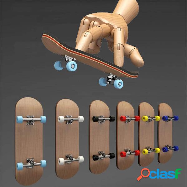 Skateboard a 5 strati in acero con tastiera in legno
