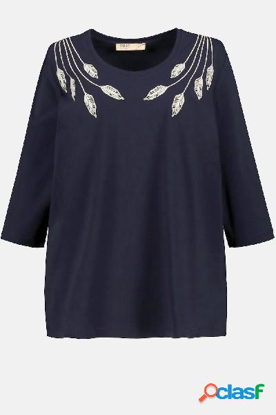 Maglia di cotone biologico con ricami dispirazione vegetale,
