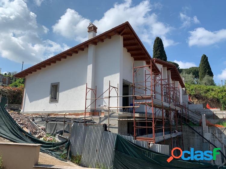 Monte Porzio Catone - Villa in trifamiliare € 350.000
