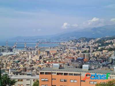 Genova - Sestri Ponente trilocale con giardino