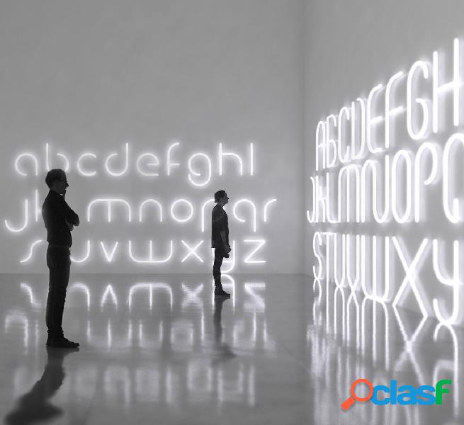 Artemide Alphabet of Light Maiuscola Lampada da Parete