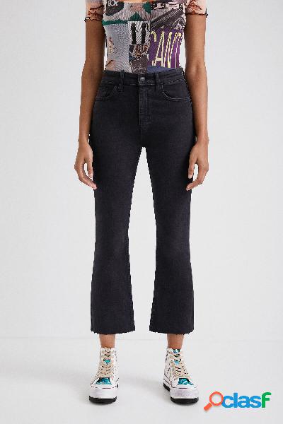 Jeans alla caviglia a campana