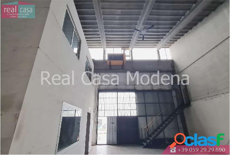 Capannone, Laboratorio 900 m2 a Modena