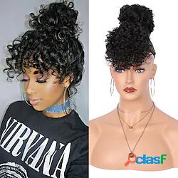 afro updo panino con frangia di capelli ricci corti ricci