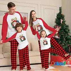 pigiama natalizio look famiglia plaid babbo natale casa