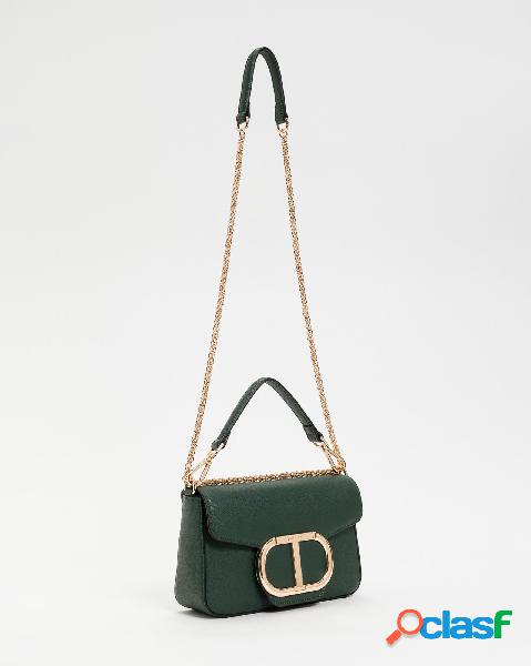 Borsa verde in similpelle liscia con tracolla a catena a