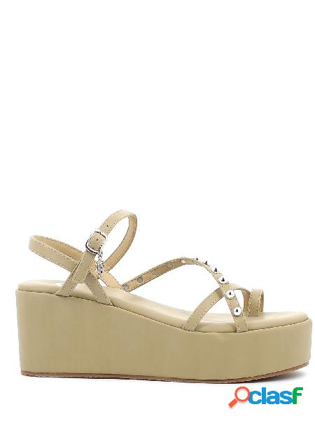 Gold&Gold Sandali infradito con borchie e zeppa, GP22-319