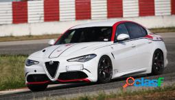 Guidare una Alfa Giulia in pista