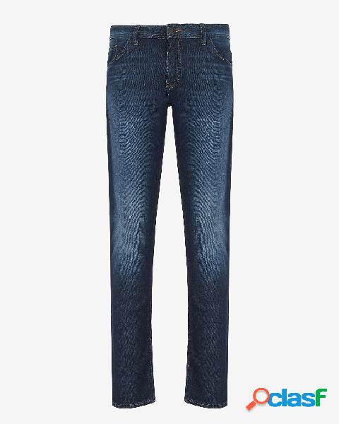 Jeans J14 skinny lavaggio scuro stone washed con baffature