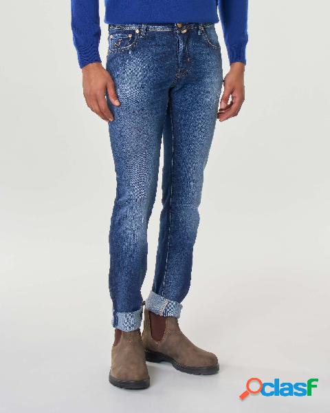 Jeans Nick lavaggio medio super stone washed con abrasioni