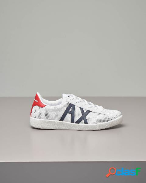 Sneakers bianche in pelle traforata con logo AX blu