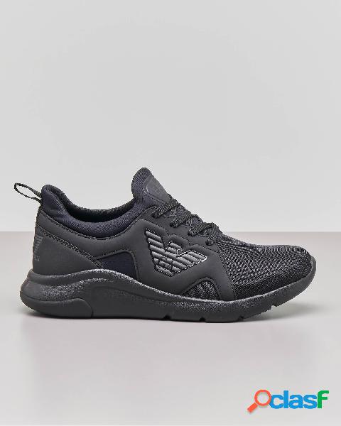 Sneakers running nere con puntale in mesh e logo aquila