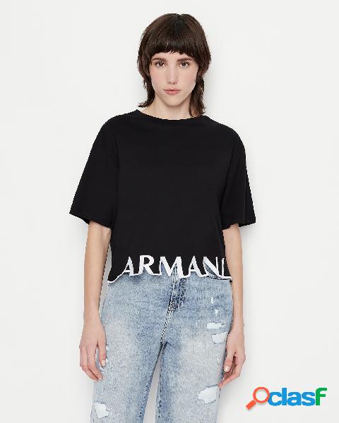 T-shirt nera boxy in cotone con scritta logo ricamata sul