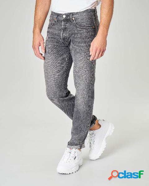 Jeans 501 tapered lavaggio grigio con sbiancature