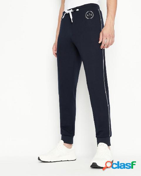 Pantalone blu in felpa con logo e taschino sul retro